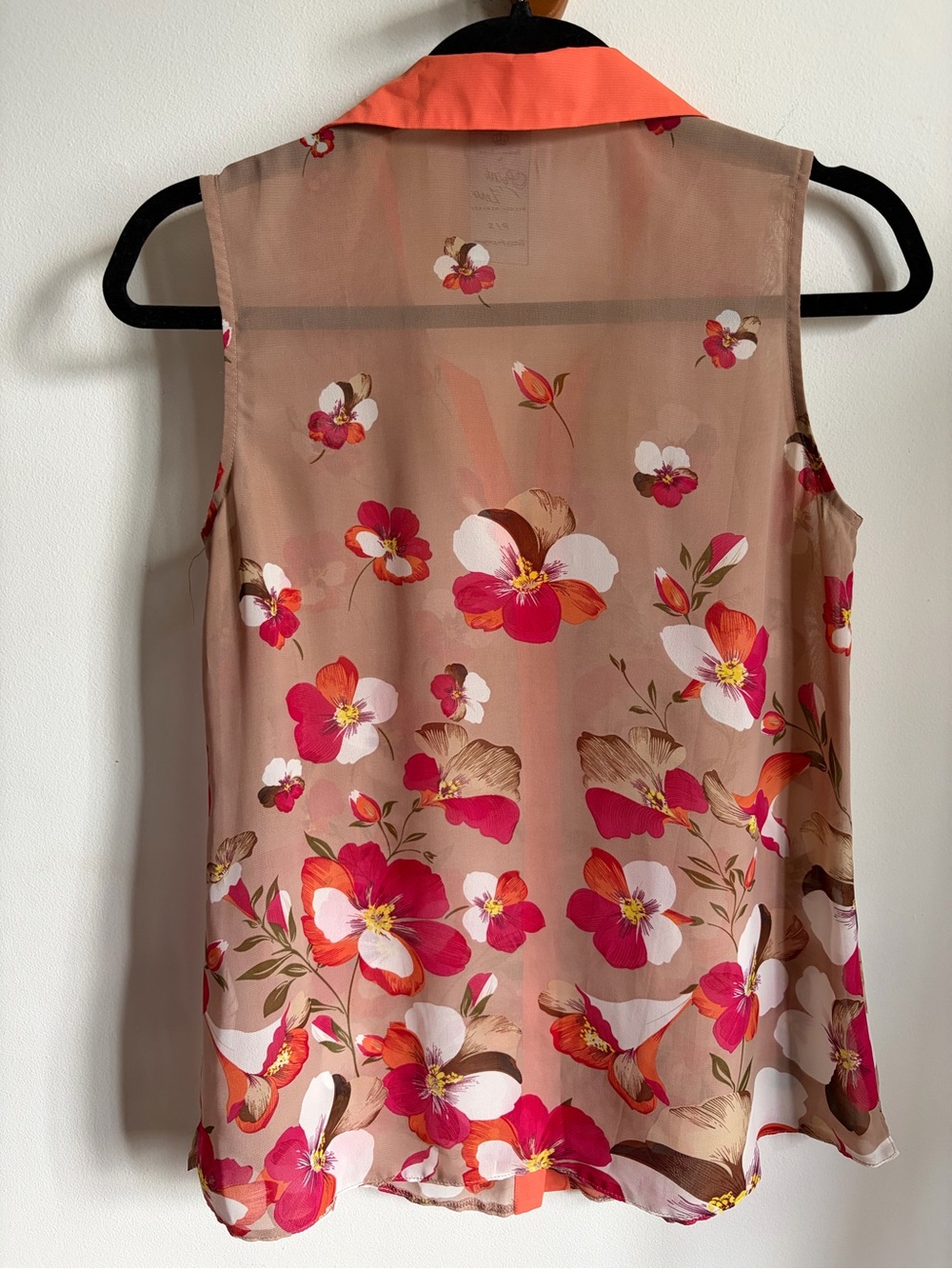 Point Zero Printed Sleeveless Button-Front Top in Coral Floral Size S - Picture 2 of 6